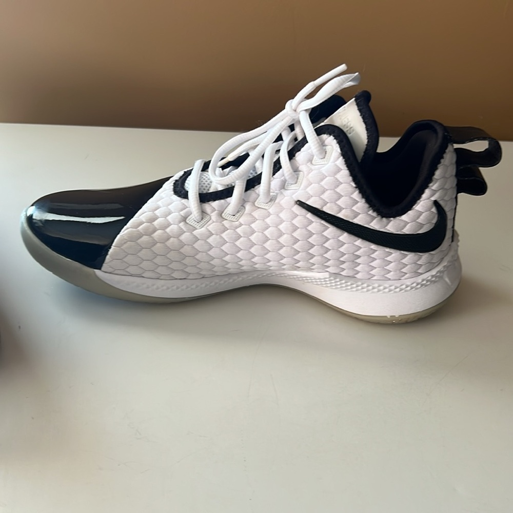 Nike LeBron Witness 3 Premium - Picture 3 of 11